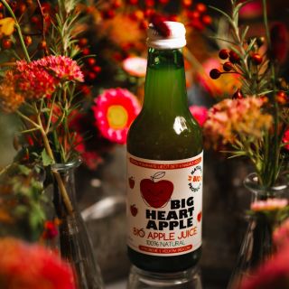 Keď jeseň…tak plnofarebná 🍎❤️ 🔸🔸🔸 #bigheartapple #nadaciaadeli #pomahatjedar #velkesrdce #jablkosvelkymsrdcom